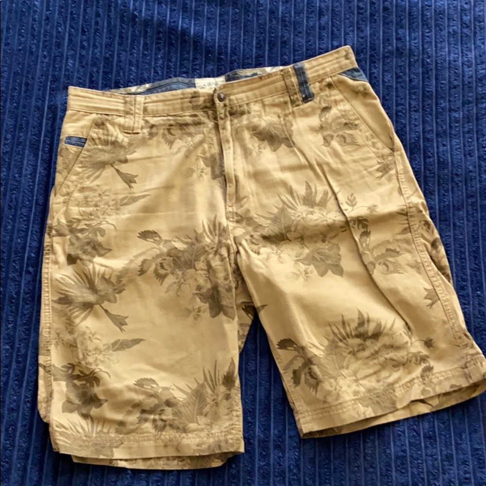 Staple pigeon bird floral shorts Khaki / 36